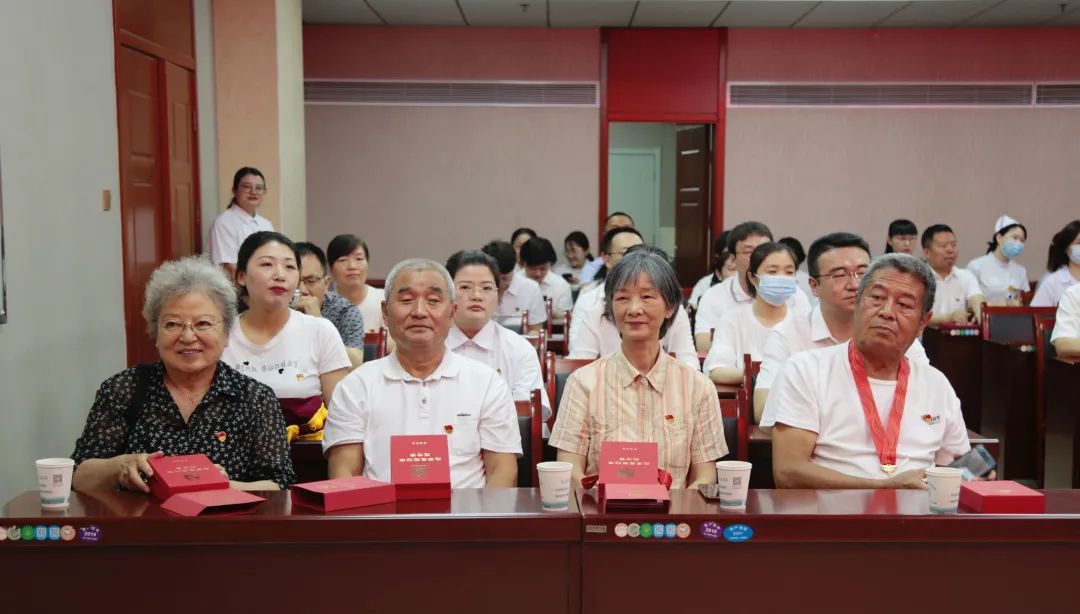 澳门银银河4936召开庆祝中国共产党成立102周年暨“两优一先”表彰大会(图30)